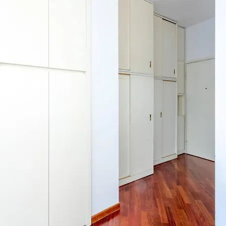 Duomo 10 Min Luxury • Terrazzo • Wi-fi • Netflix מילאנו