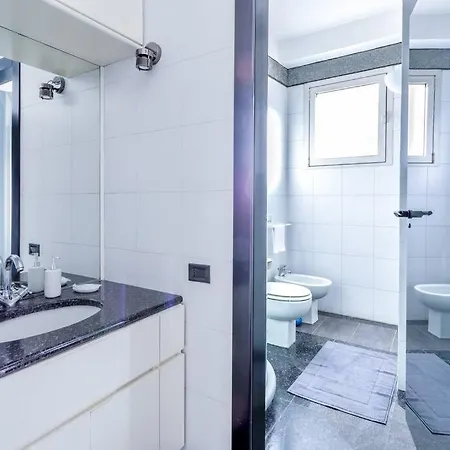 Duomo 10 Min Luxury • Terrazzo • Wi-fi • Netflix Διαμέρισμα Μιλάνο