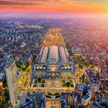 Duomo 10 Min Luxury • Terrazzo • Wi-fi • Netflix Apartamento *